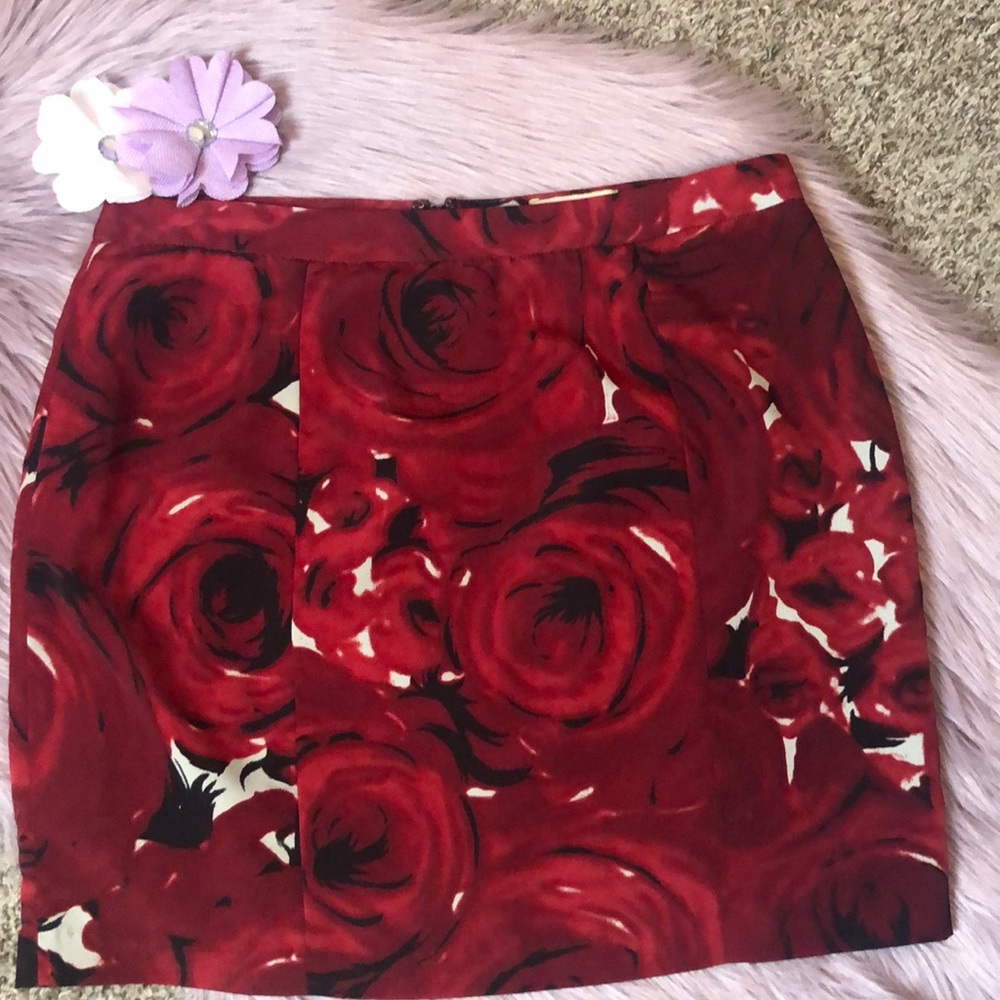 BECKY & MAX Red Floral Printed Skirt Size 8
